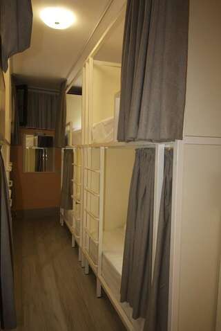 Хостелы Hostel Jeal Батуми Спальное место на двухъярусной кровати в общем номере для женщин-5
