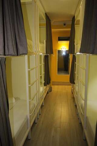 Хостелы Hostel Jeal Батуми Спальное место на двухъярусной кровати в общем номере для женщин-6